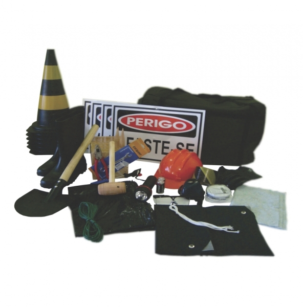 Equipamentos de seguran�a obrigat�rios para o transporte de produtos perigosos, conforme normas NBR 9735. 